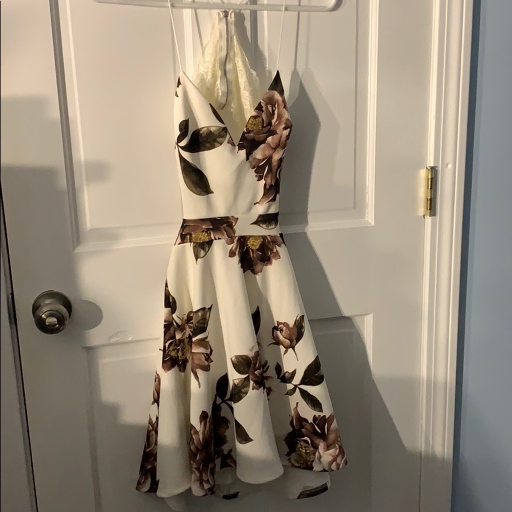 Floral open/lace back dress